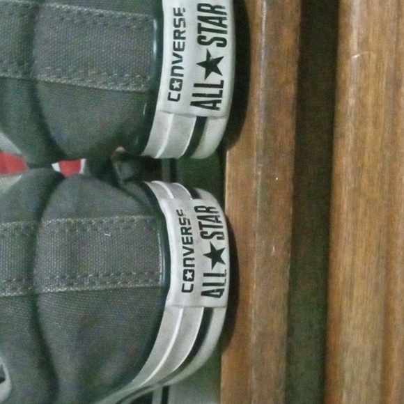 Youth Converse - Picture 2 of 2